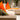 Zoning พื้นที่ Open Plan ใช้ โซฟาตัวแอล แบ่งโซนห้องนั่งเล่นและมุมทานข้าว พร้อมเปิด Flow ทิศทางการเดิน