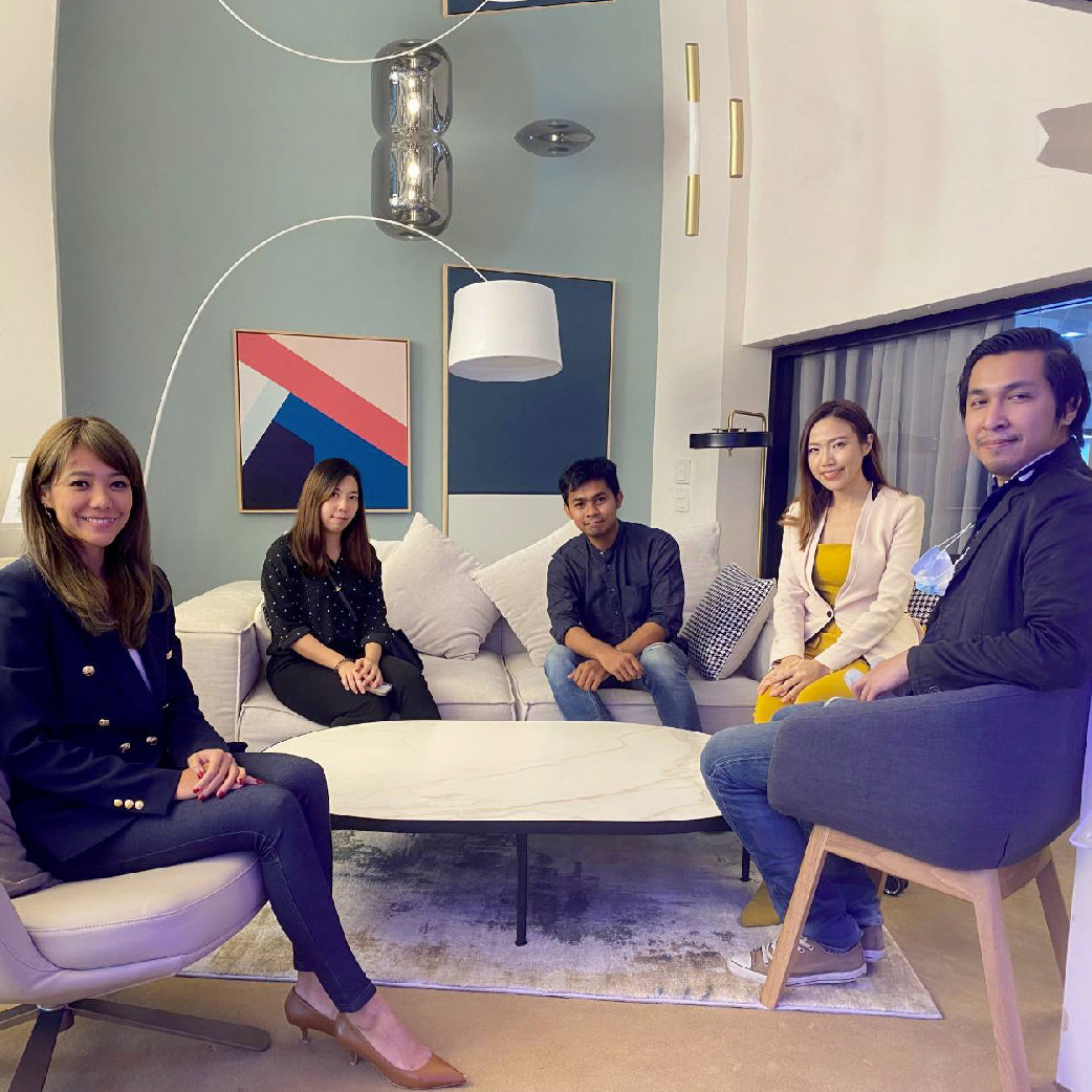 ร้านเฟอร์นิเจอร์ โคมไฟ และโซฟา Lounge Lovers Furniture Store